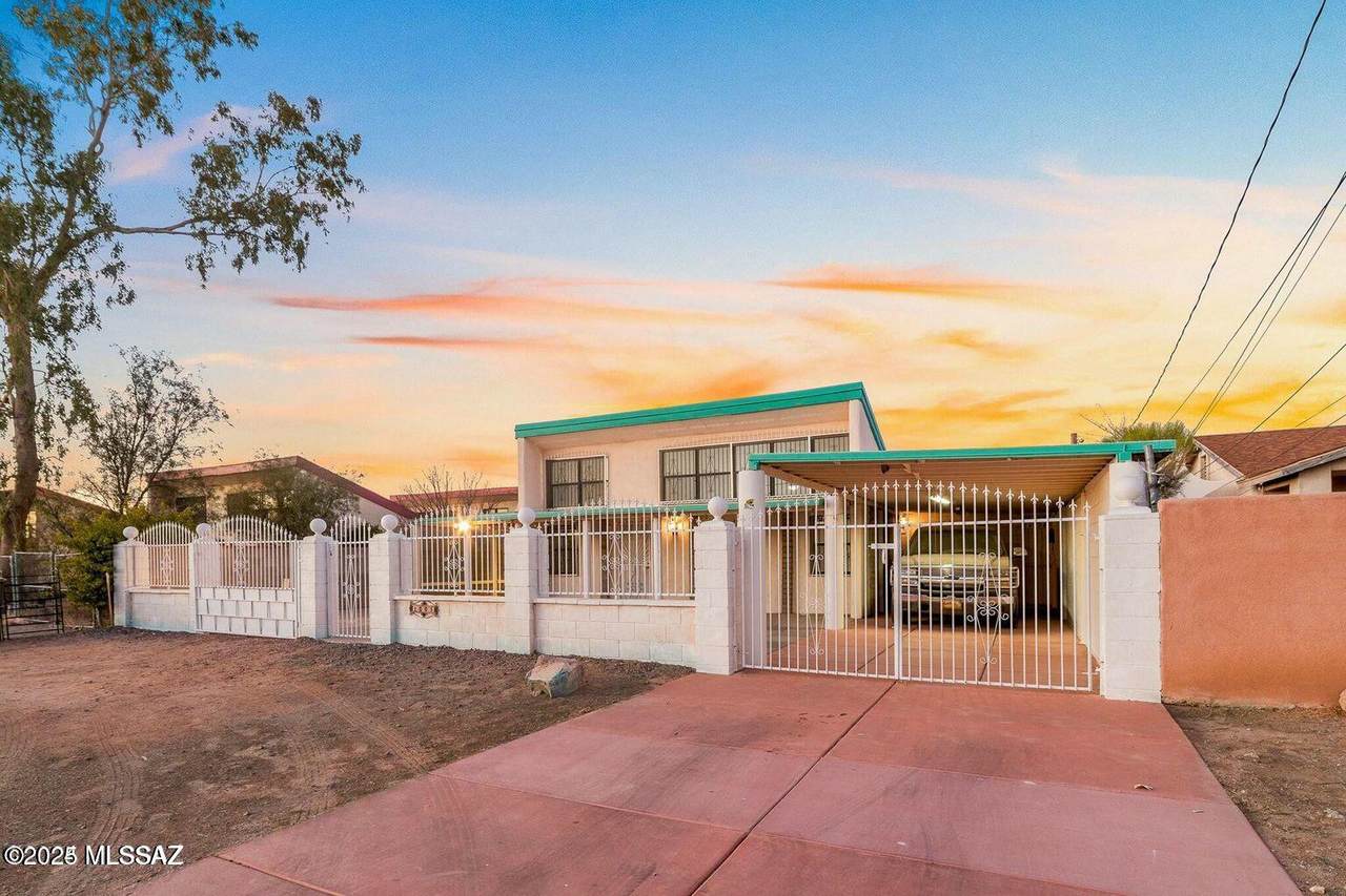 1005 24th Street - Photo 1