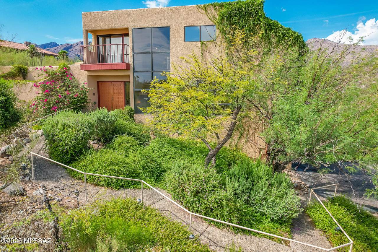 6015 Paseo Ventoso - Photo 1