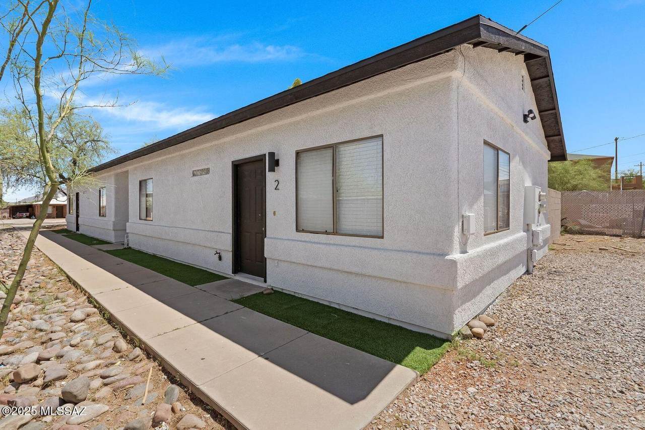 620 Lester Street - Photo 1