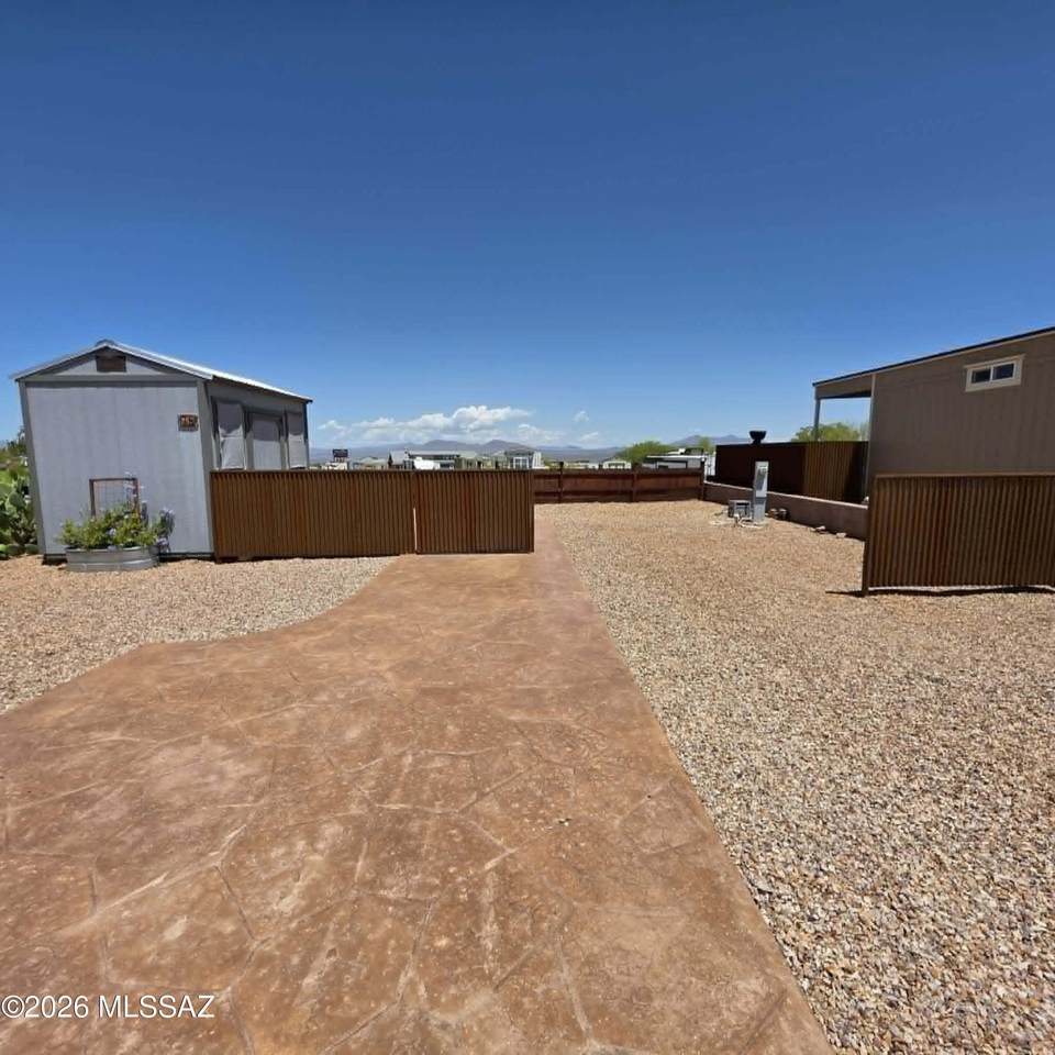 1915 Casa Del Rio Drive - Photo 1