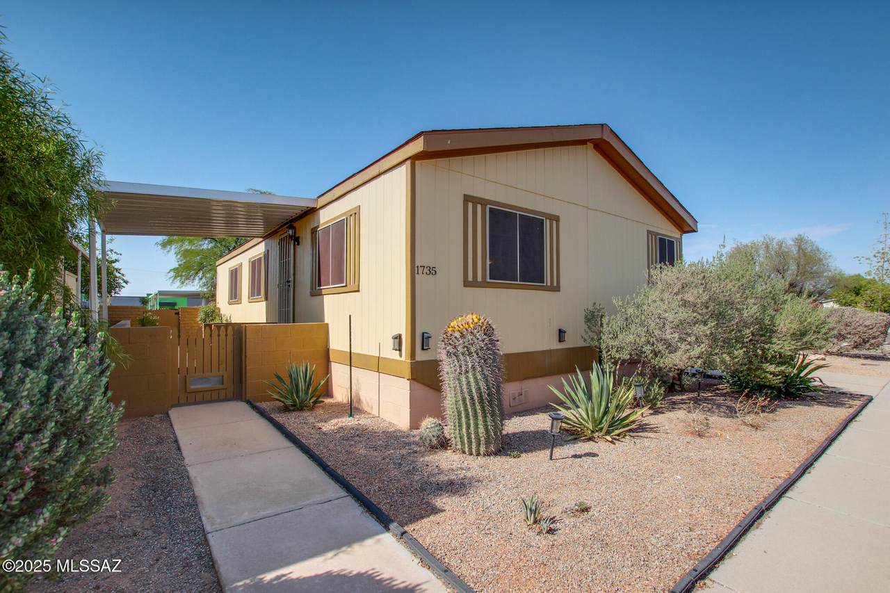 1735 Seabrooke Drive - Photo 1