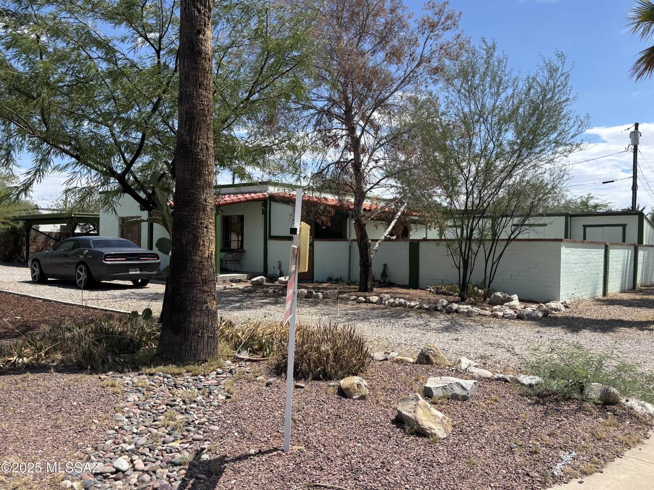 4138 Desert Place - Photo 1