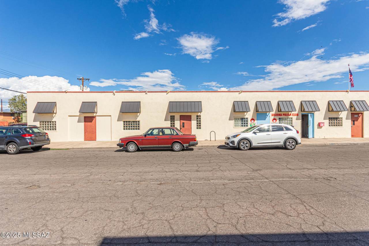  Address Not Published - Photo 1