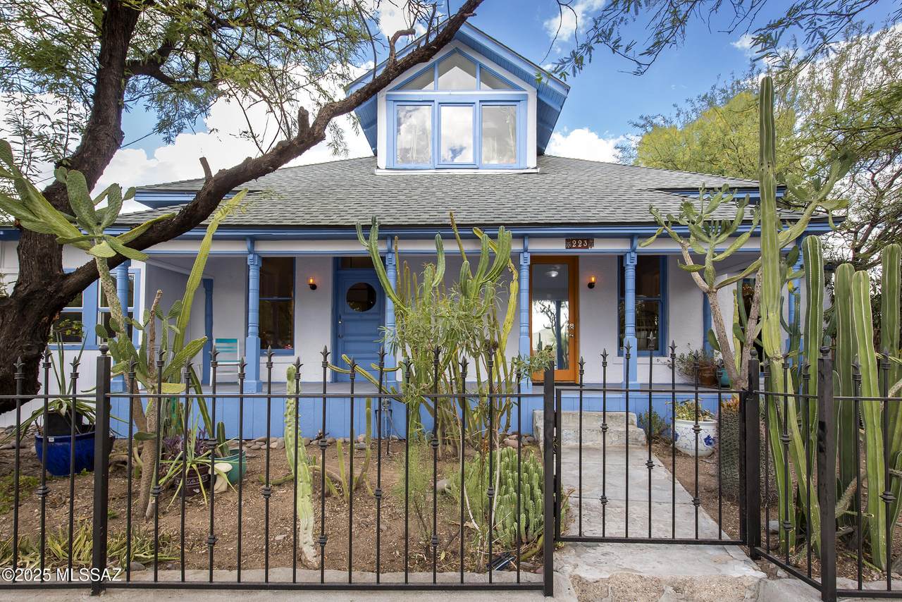 223 13th Street - Photo 1