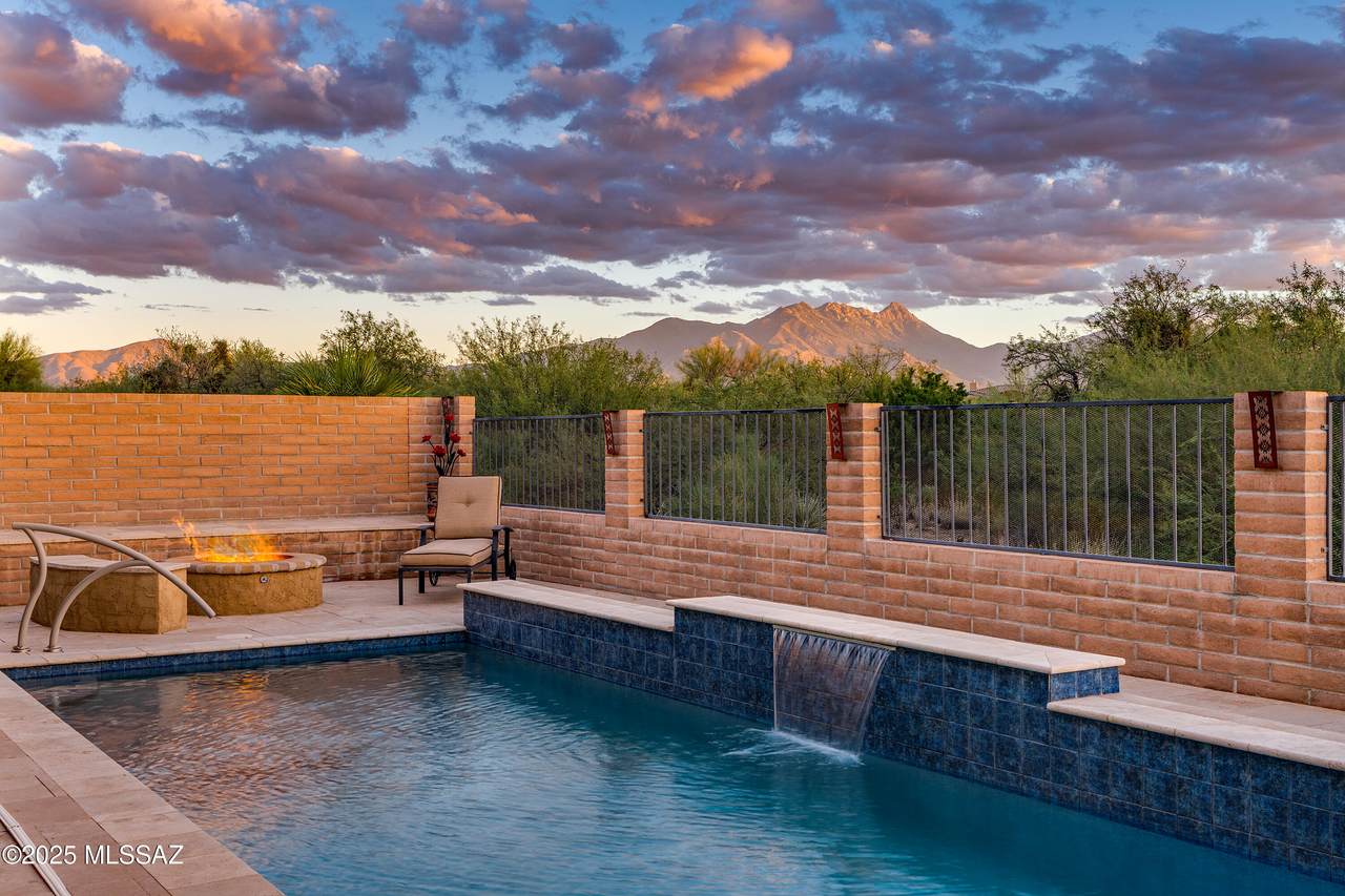 2304 Madera Plateau Drive - Photo 1