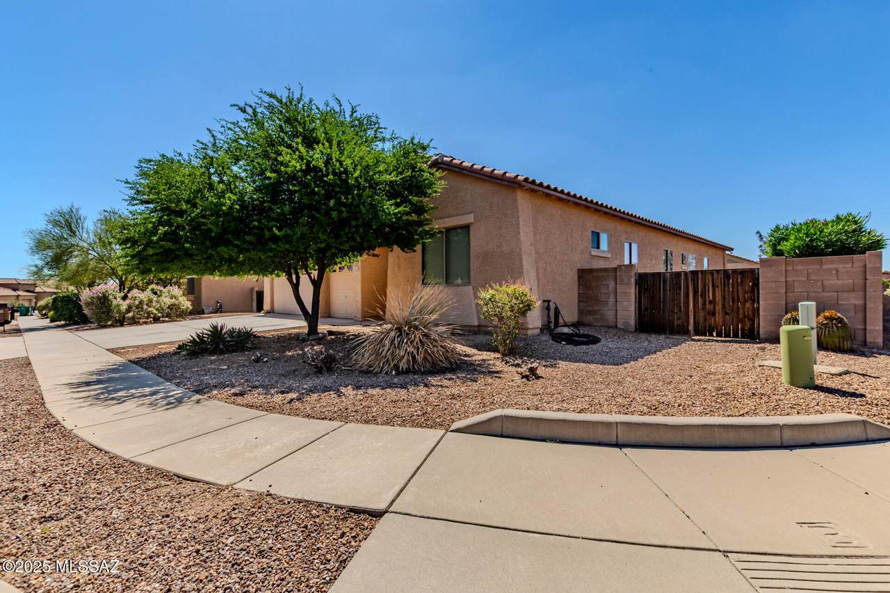 https://bt-photos.global.ssl.fastly.net/tucson/1280_boomver_2_22525596-2.jpg