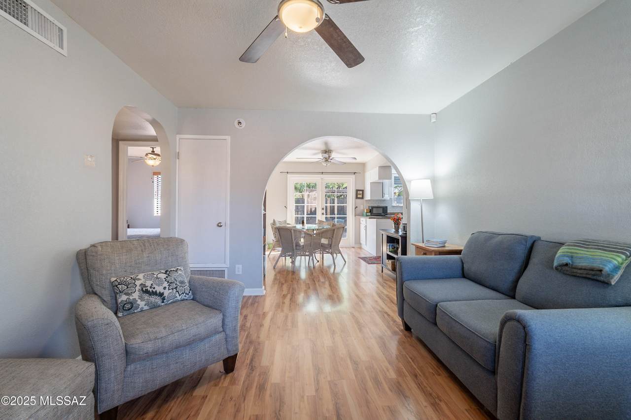 933 Mesquite Drive - Photo 1