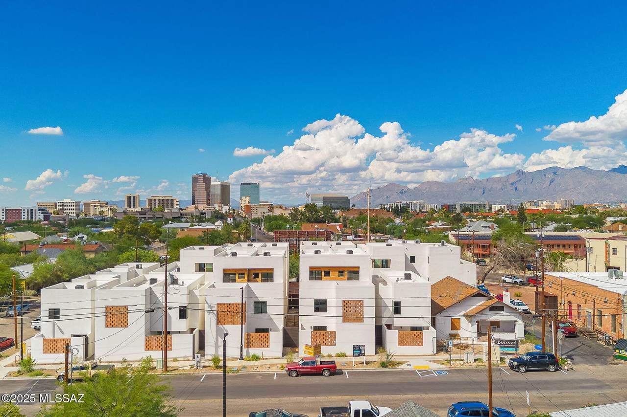 21 Lalo Way - Photo 1