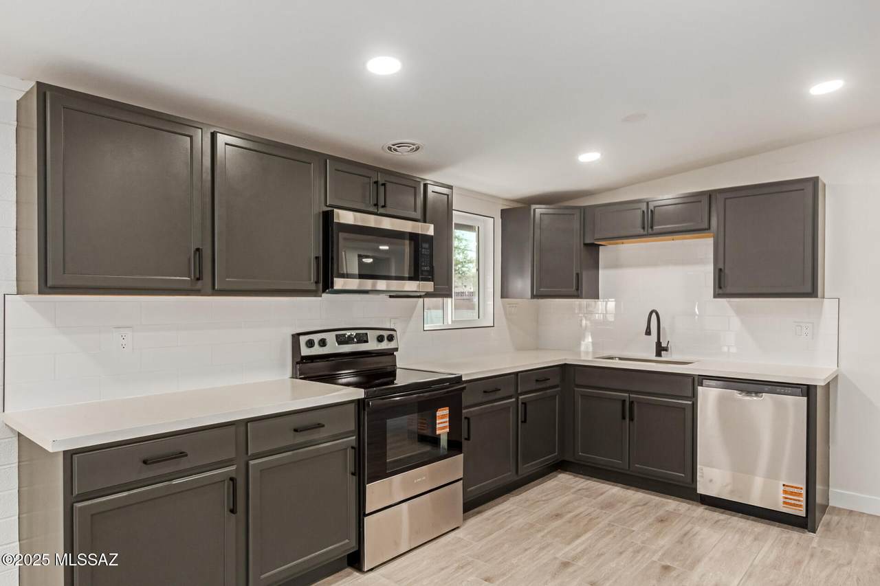 6126 33rd Street - Photo 1