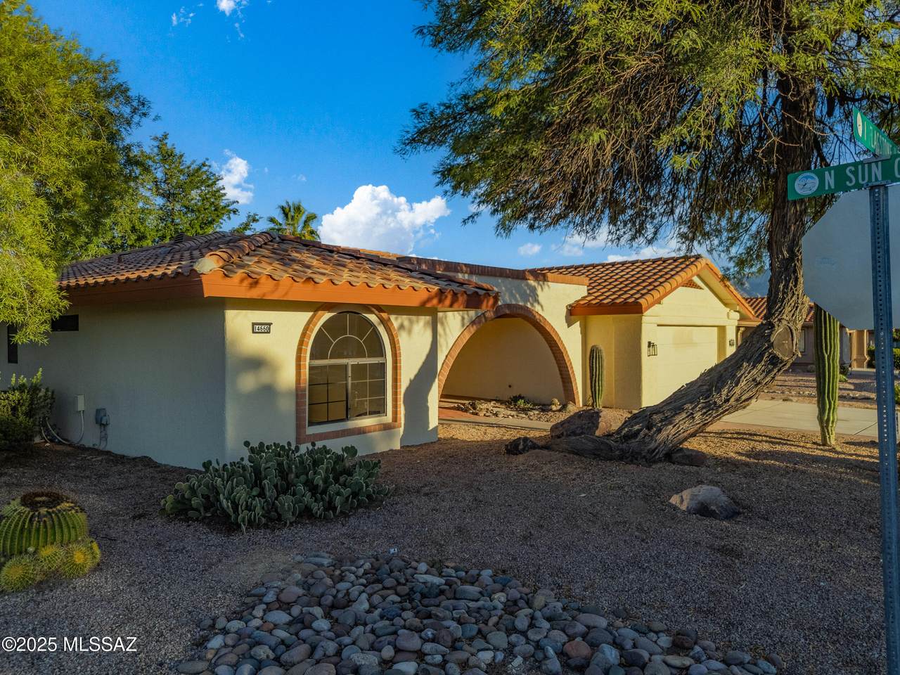 https://bt-photos.global.ssl.fastly.net/tucson/1280_boomver_2_22528216-2.jpg