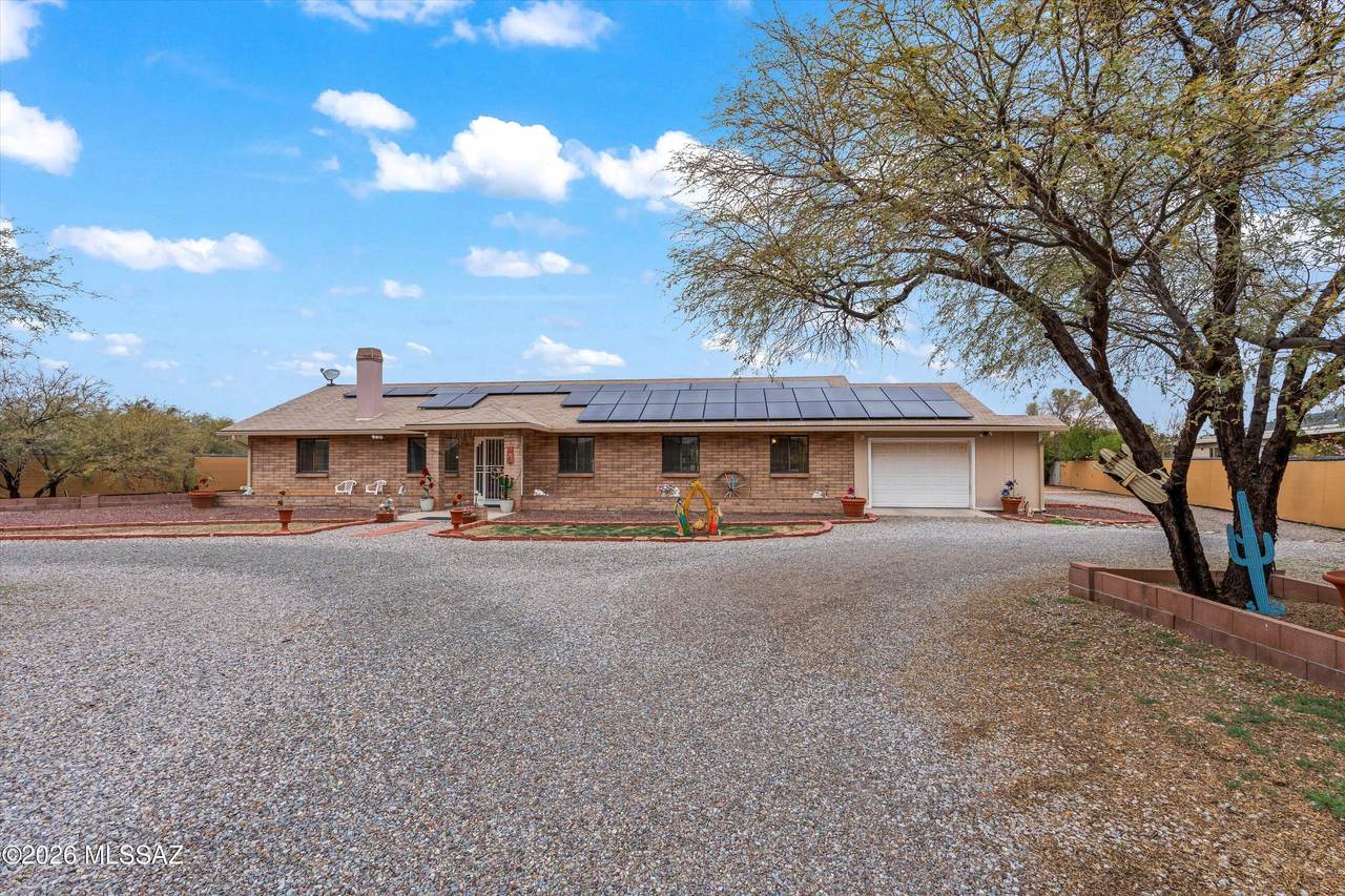 15694 Twin Lakes Drive - Photo 1