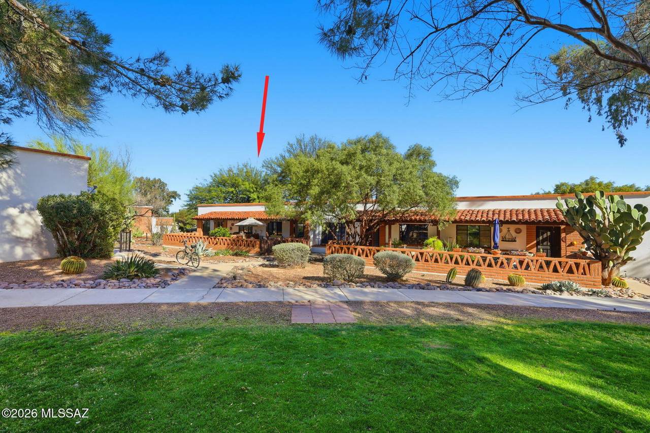 233 Paseo Pena - Photo 1