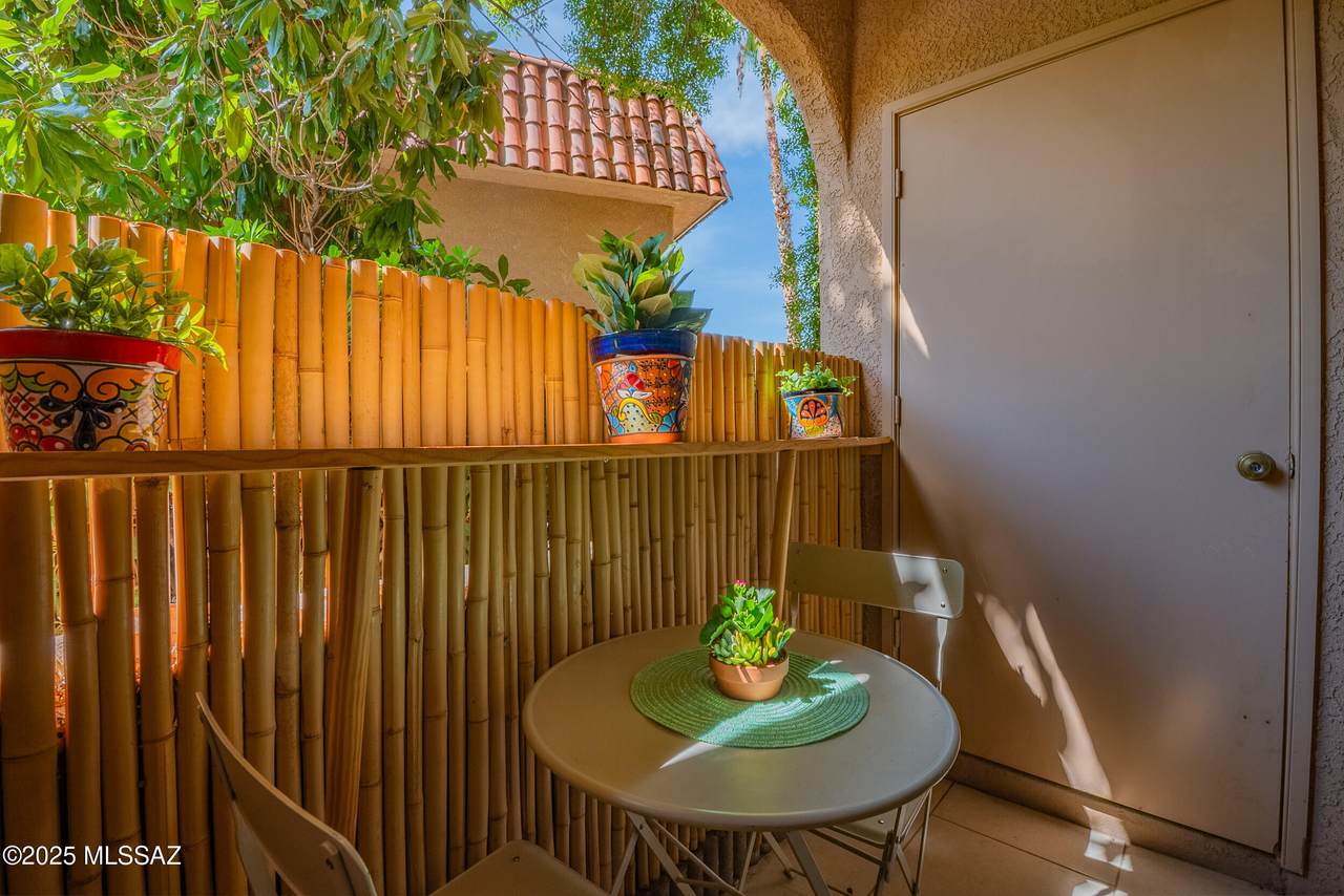 5750 Camino Esplendora - Photo 1