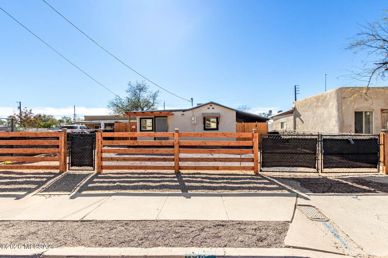 411 35th Street - Photo 1