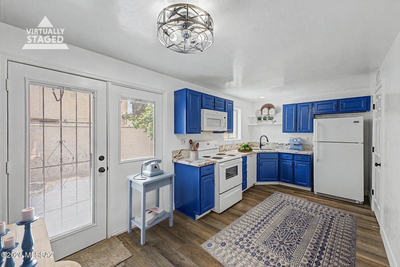 955 Venice Avenue - Photo 1