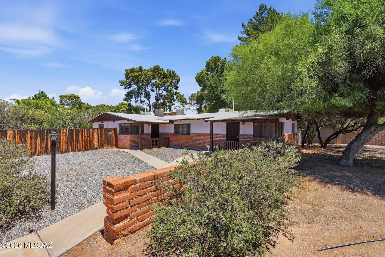 2721 Fort Lowell Road - Photo 1