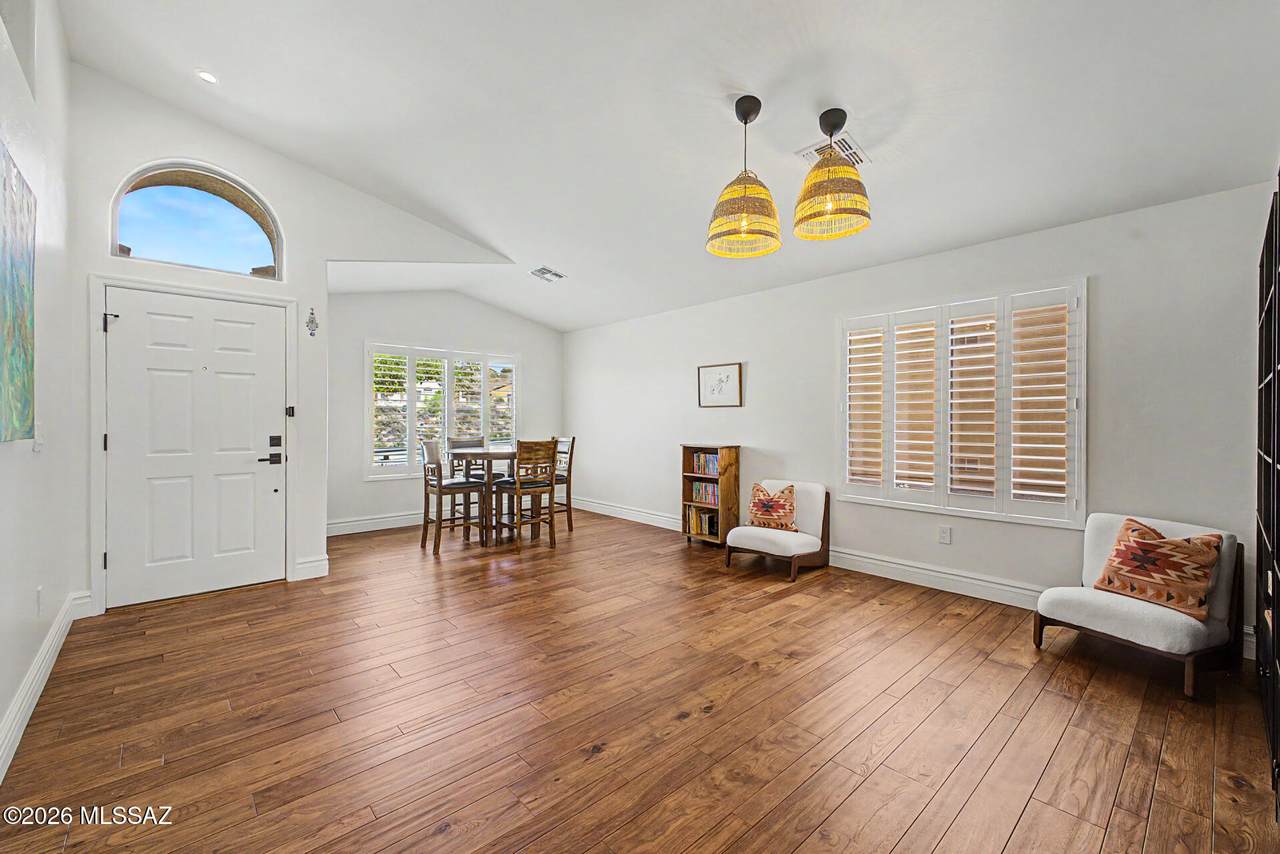 39015 Furlong Court - Photo 1