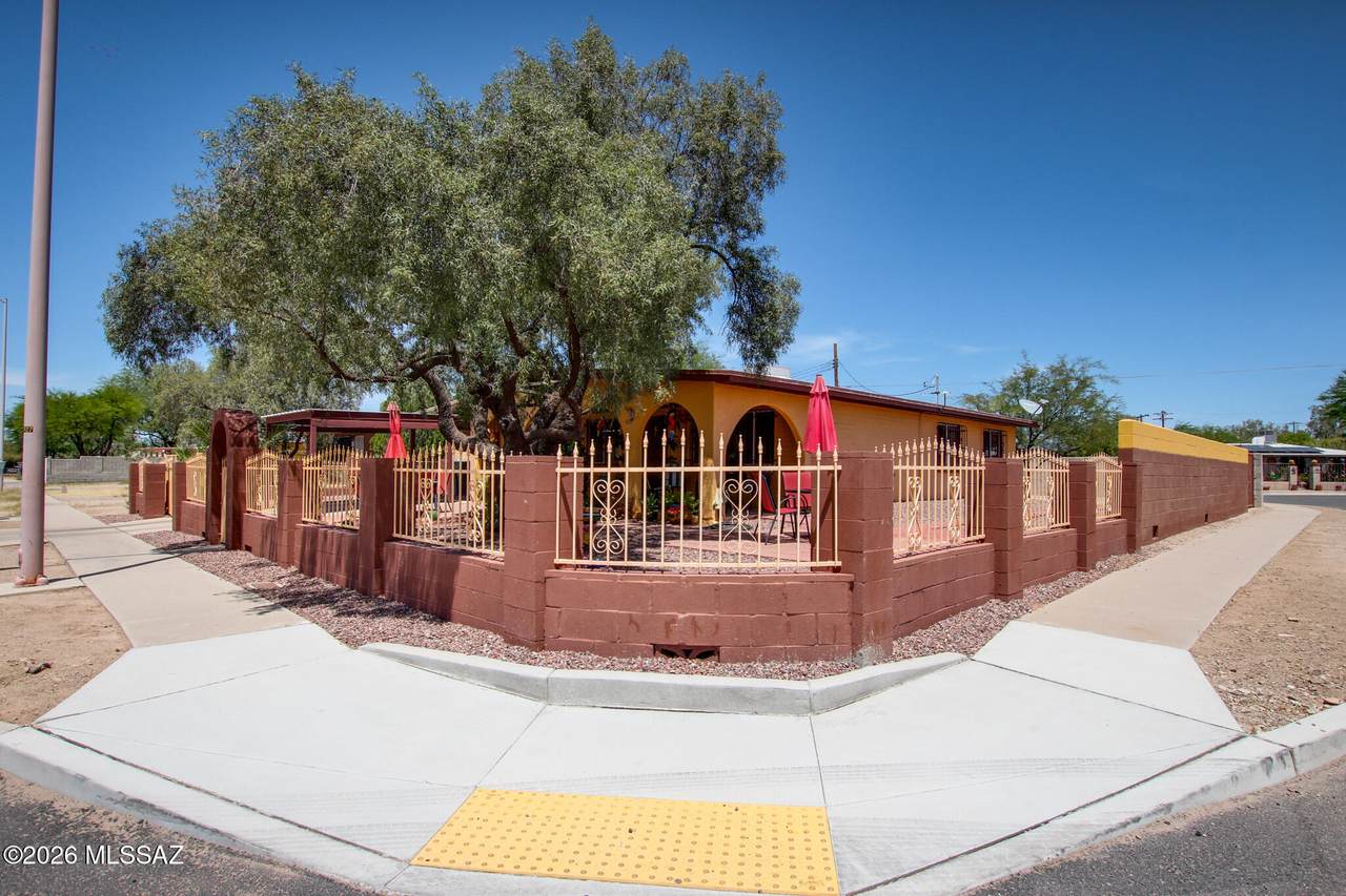 6927 Lundy Drive - Photo 1