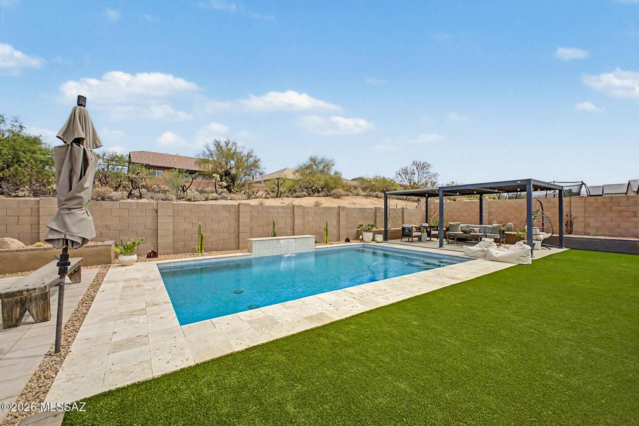 5478 Summer View Drive - Photo 1