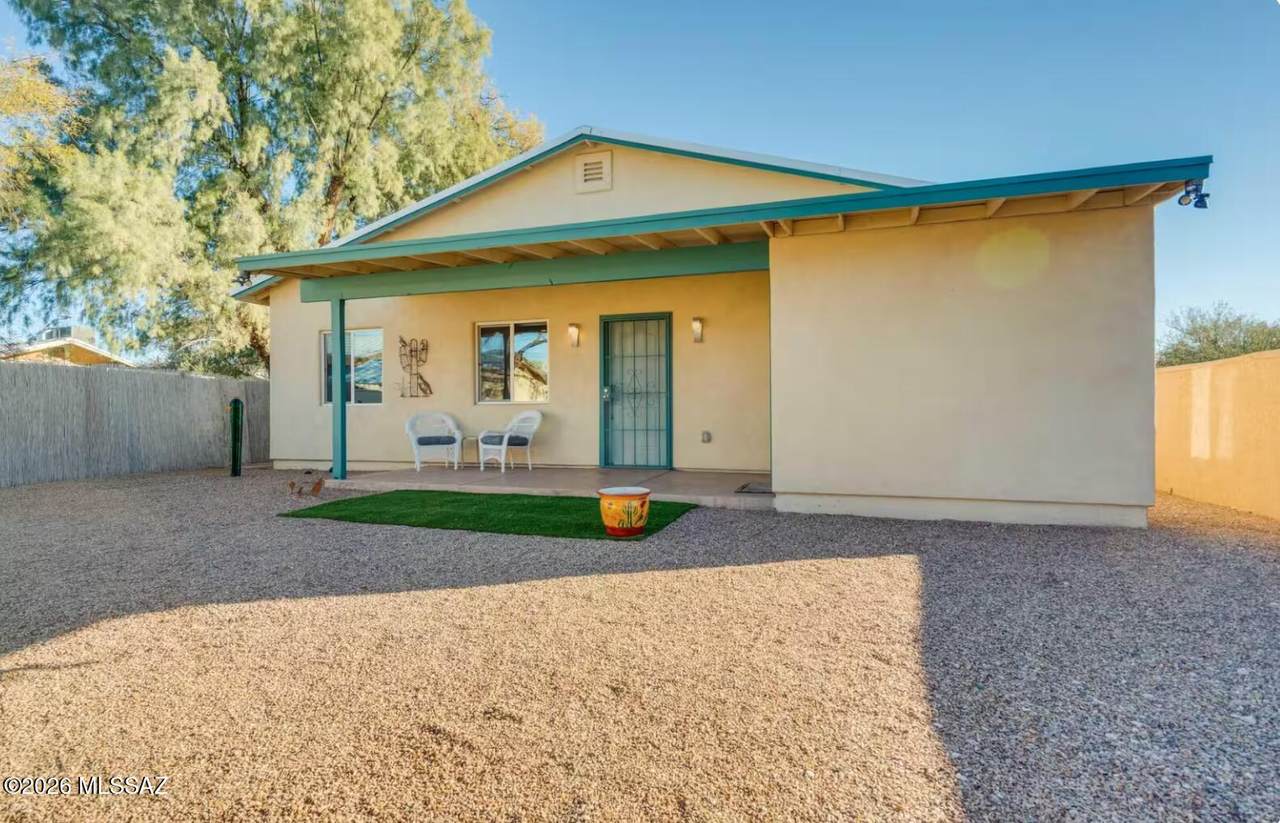 307 Grande Avenue - Photo 1