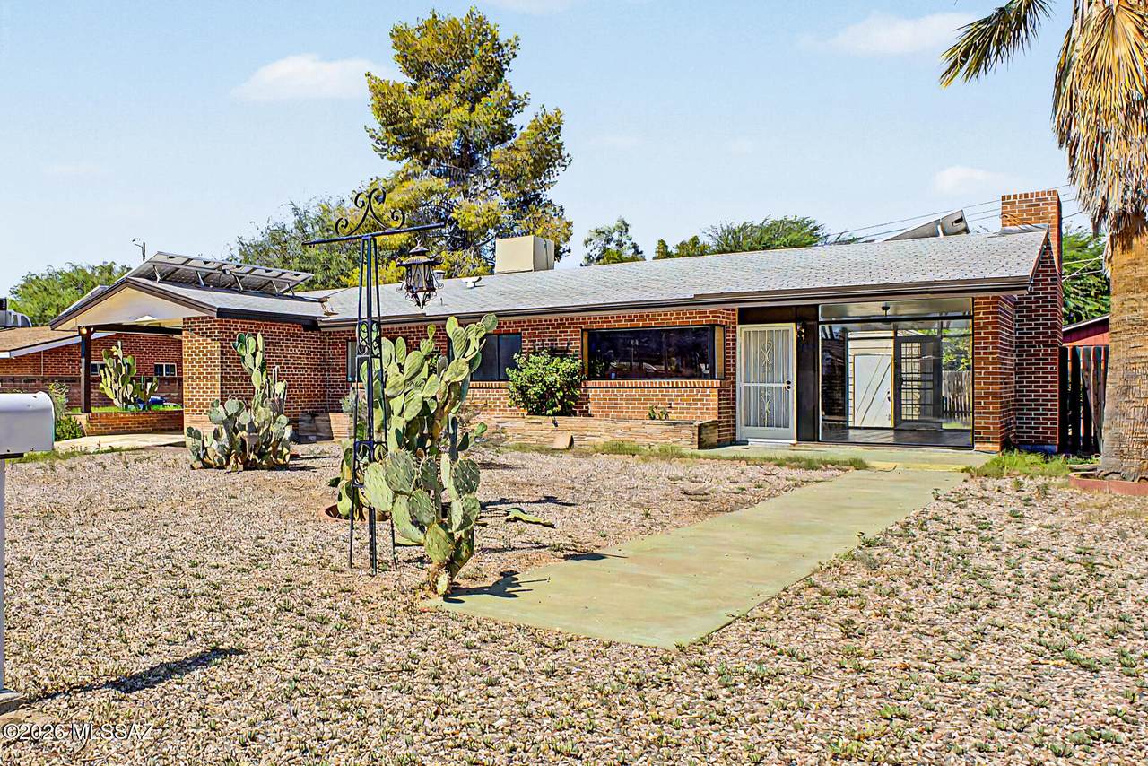 233 Bentley Avenue - Photo 1