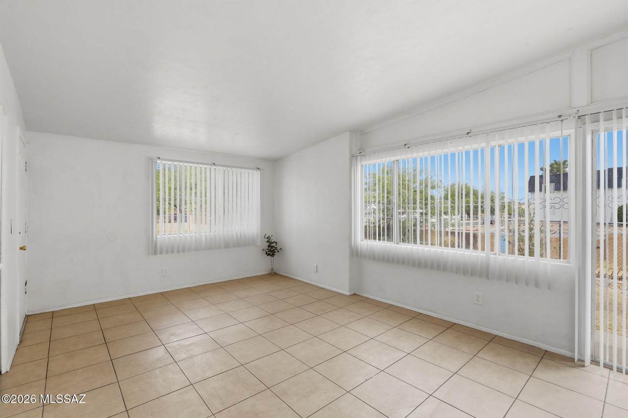 1105 Garden Loop - Photo 1