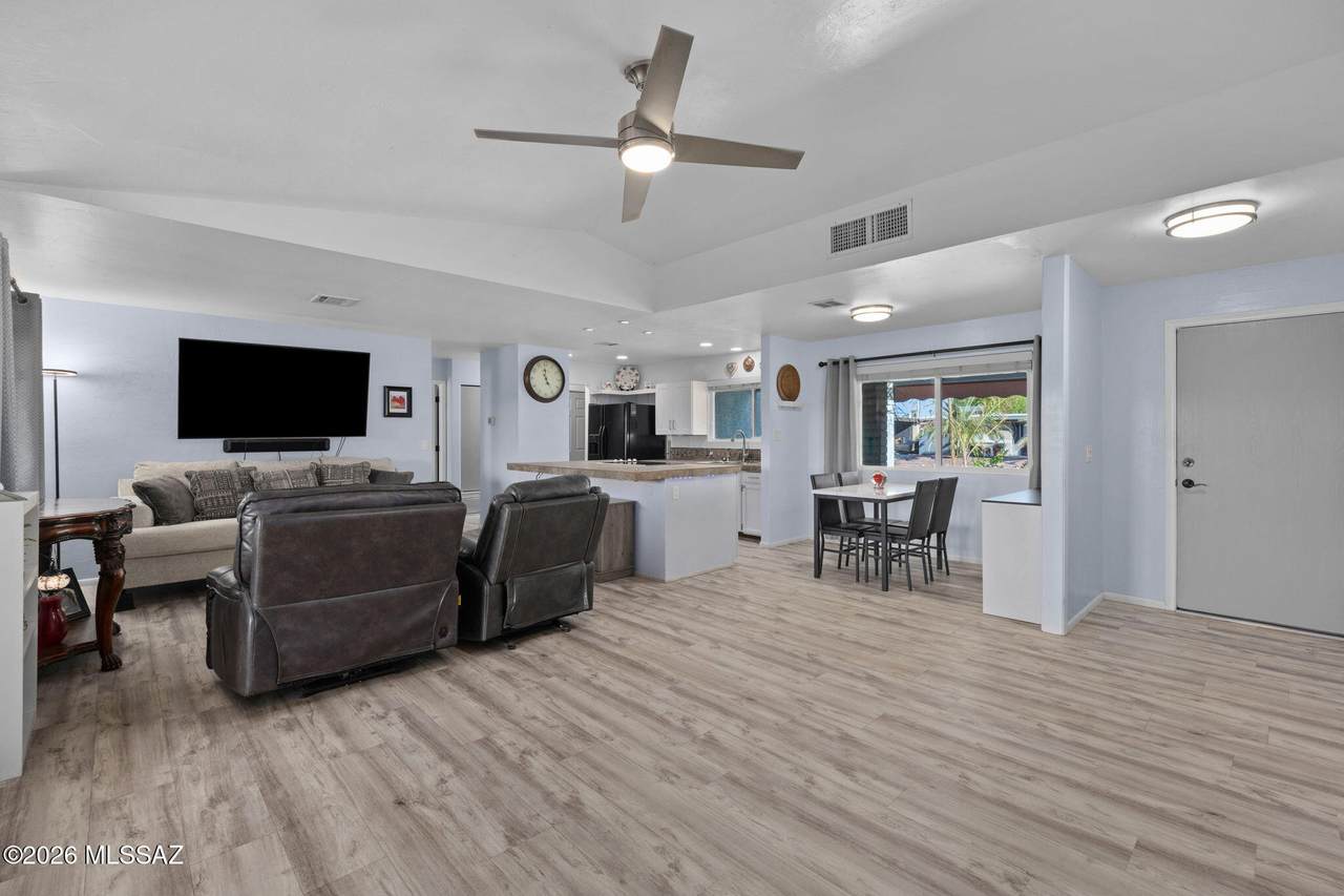 https://bt-photos.global.ssl.fastly.net/tucson/1280_boomver_3_22620087-2.jpg