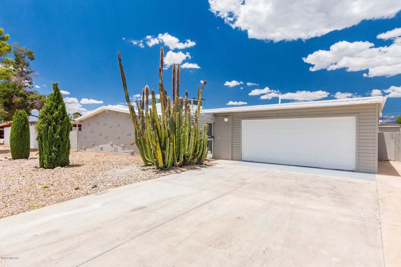 8509 18th Street - Photo 1