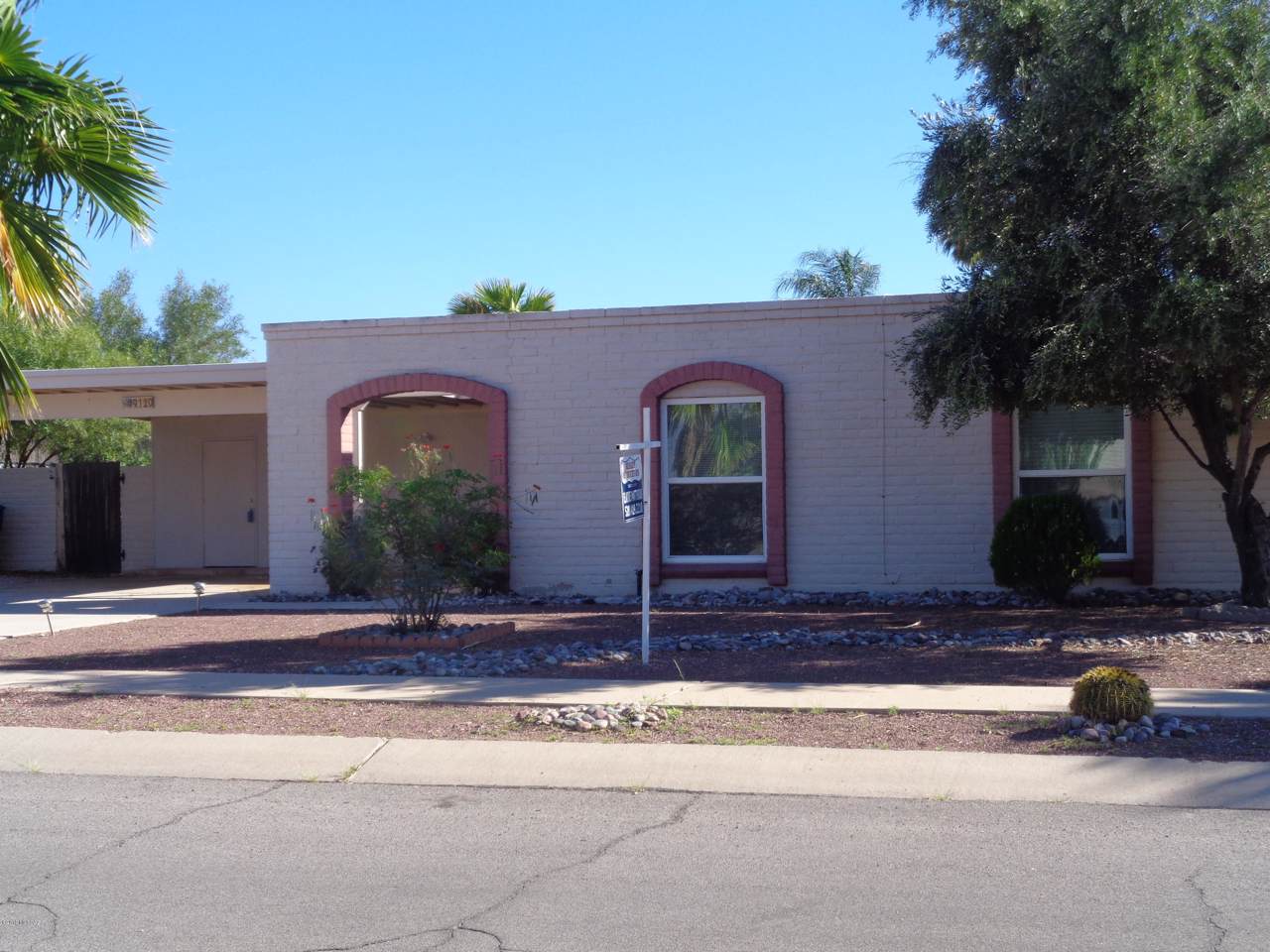 9120 8th Street - Photo 1