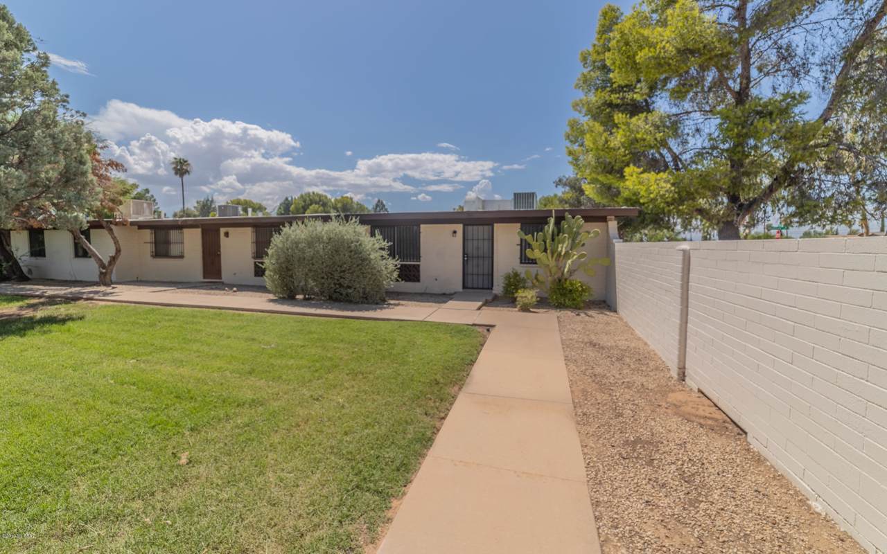 3801 Palm Side Drive - Photo 1