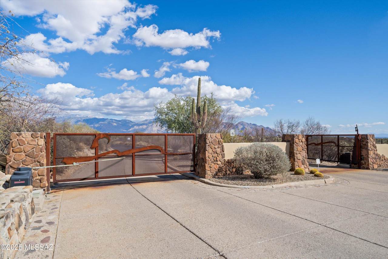 13147 T Bench Bar Place - Photo 1