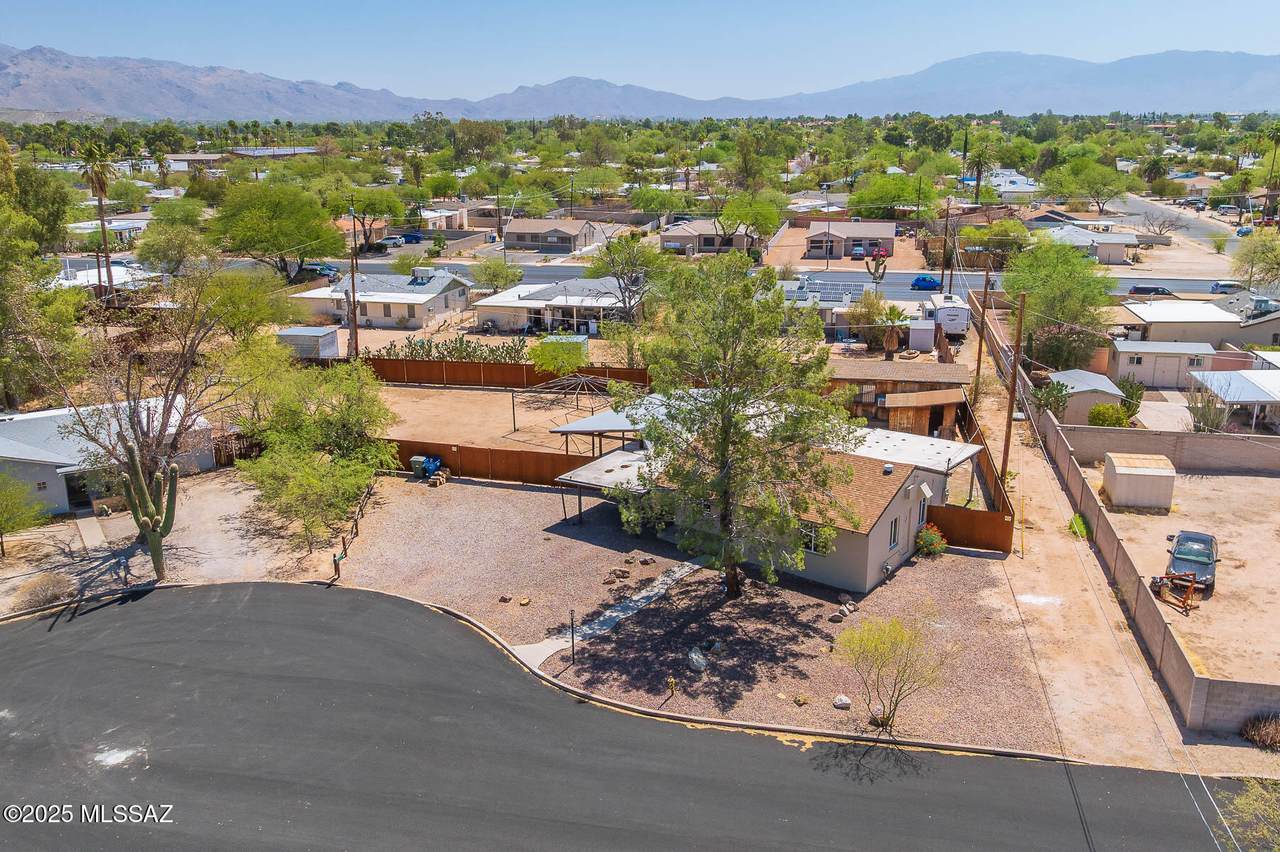 1826 Sidney Place - Photo 1