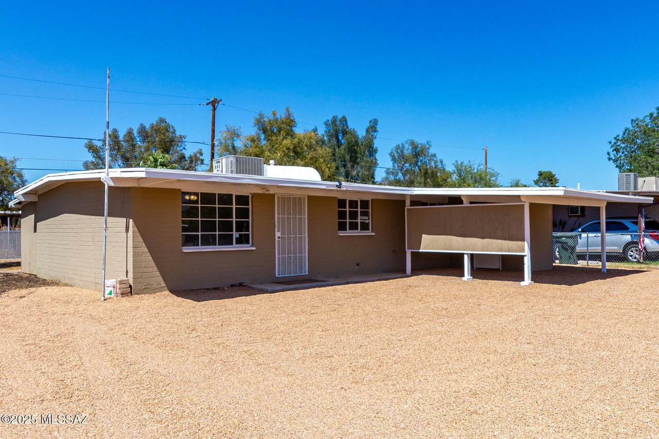 1214 Kleindale Road - Photo 1