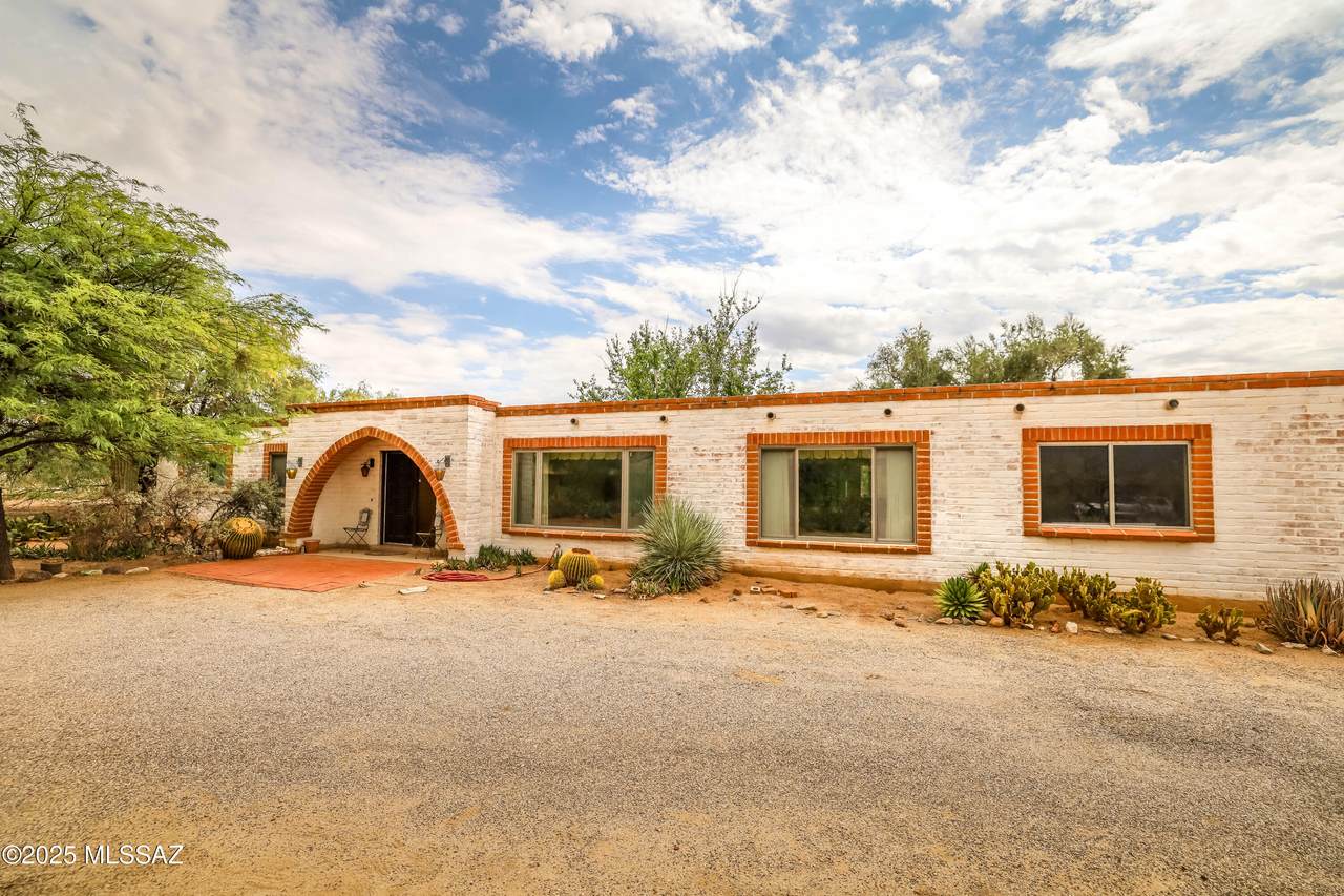 8620 Pomona Avenue - Photo 1