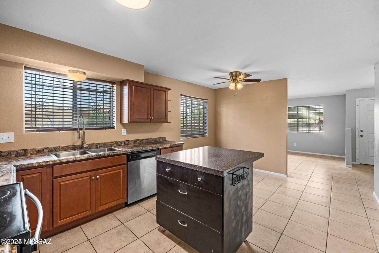 https://bt-photos.global.ssl.fastly.net/tucson/1280_boomver_3_22606014-2.jpg