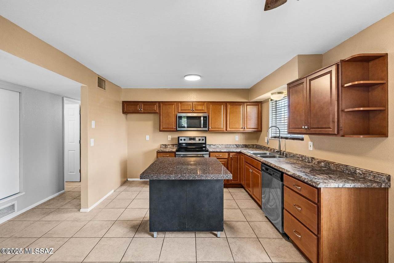 https://bt-photos.global.ssl.fastly.net/tucson/1280_boomver_3_22606014-2.jpg