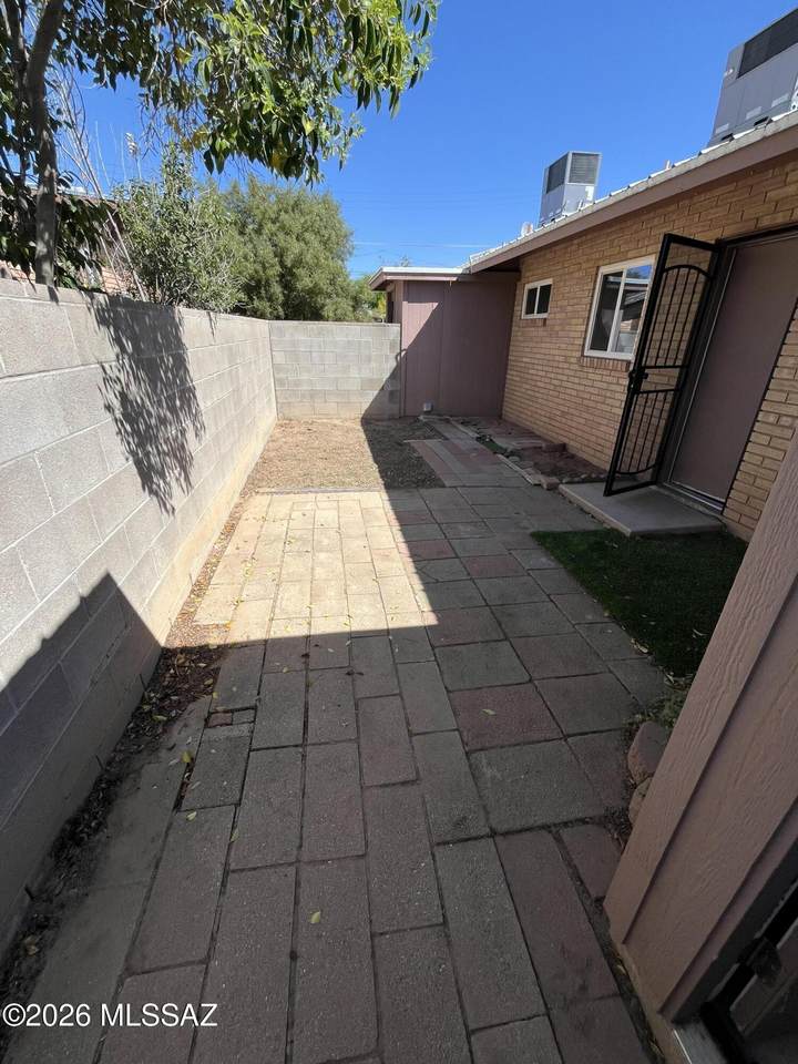 https://bt-photos.global.ssl.fastly.net/tucson/1280_boomver_3_22608887-2.jpg