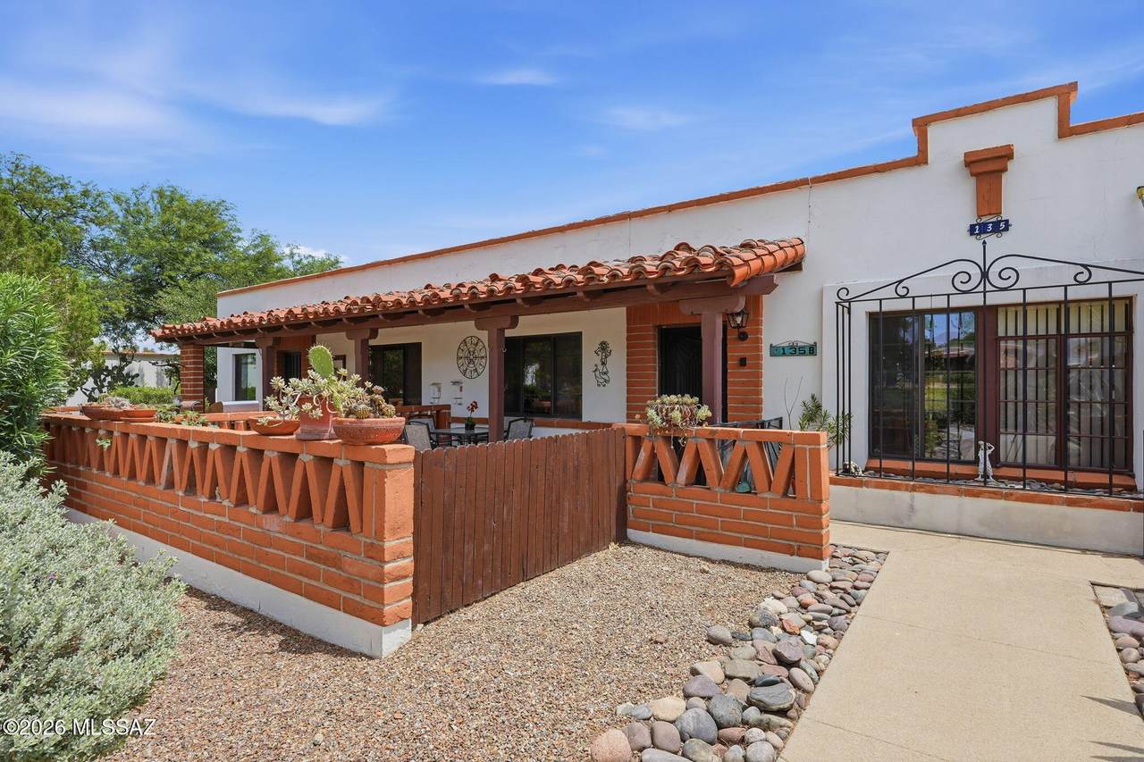 135 Paseo Quinta - Photo 1