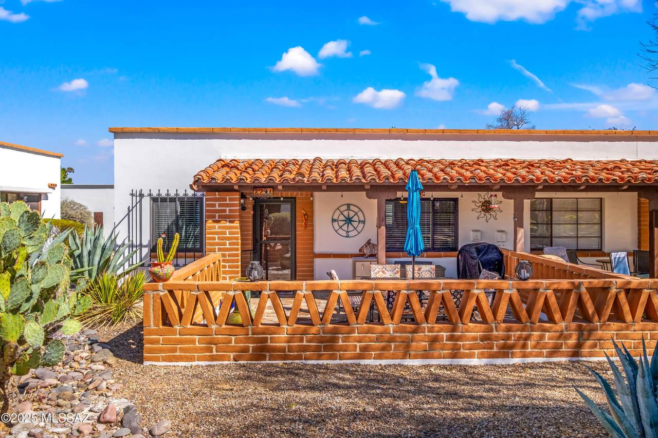 329 Paseo Sarta - Photo 1
