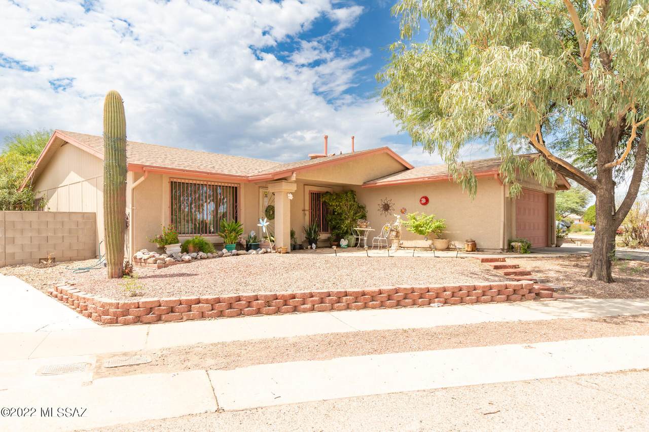 1546 Lama Drive - Photo 1