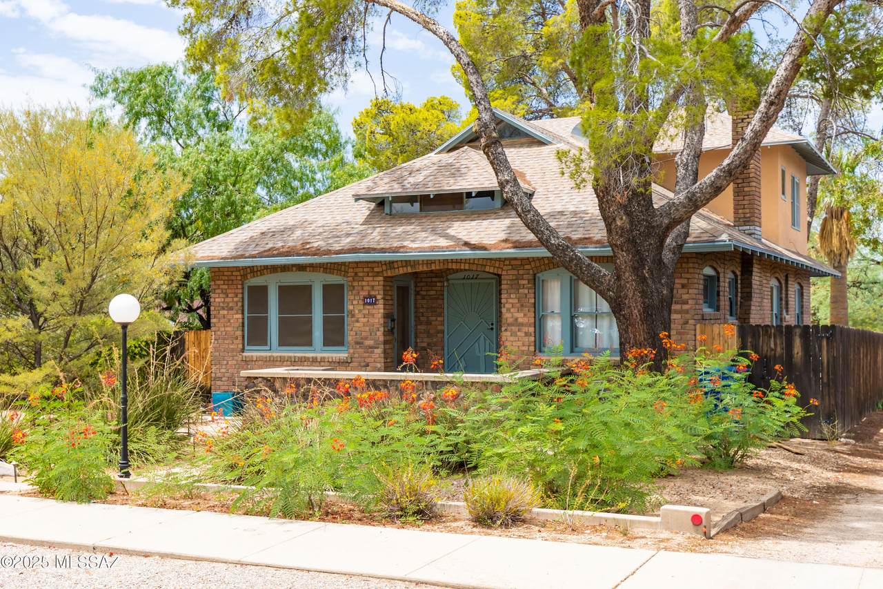 1017 1st Avenue - Photo 1