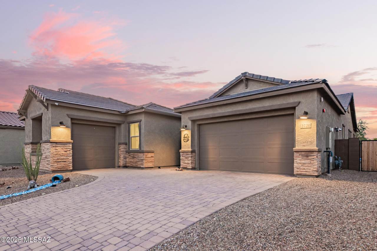 2720 Plateau Ridge Drive - Photo 1