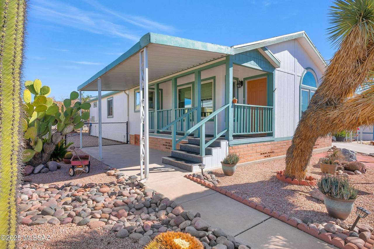 6171 Foxhunt Drive - Photo 1