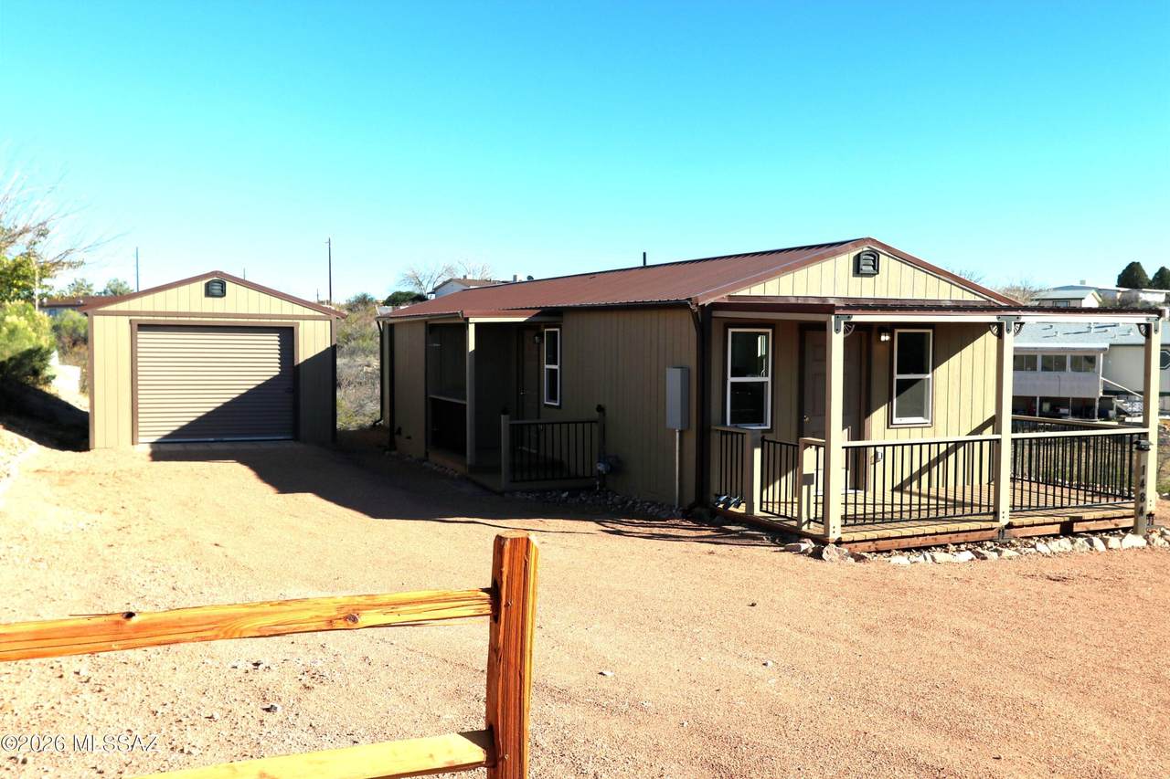 1484 Cochise Court - Photo 1