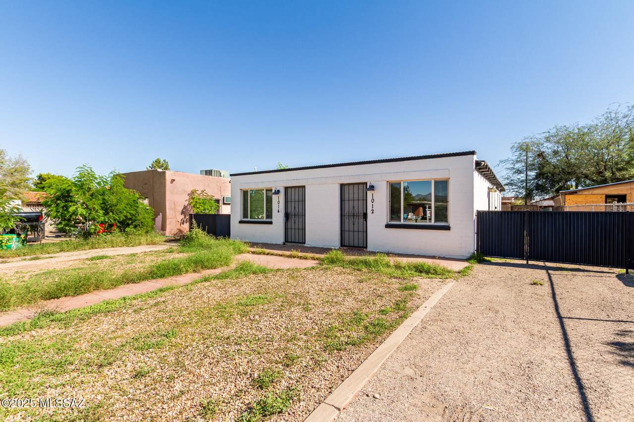 1014 Grande Avenue - Photo 1