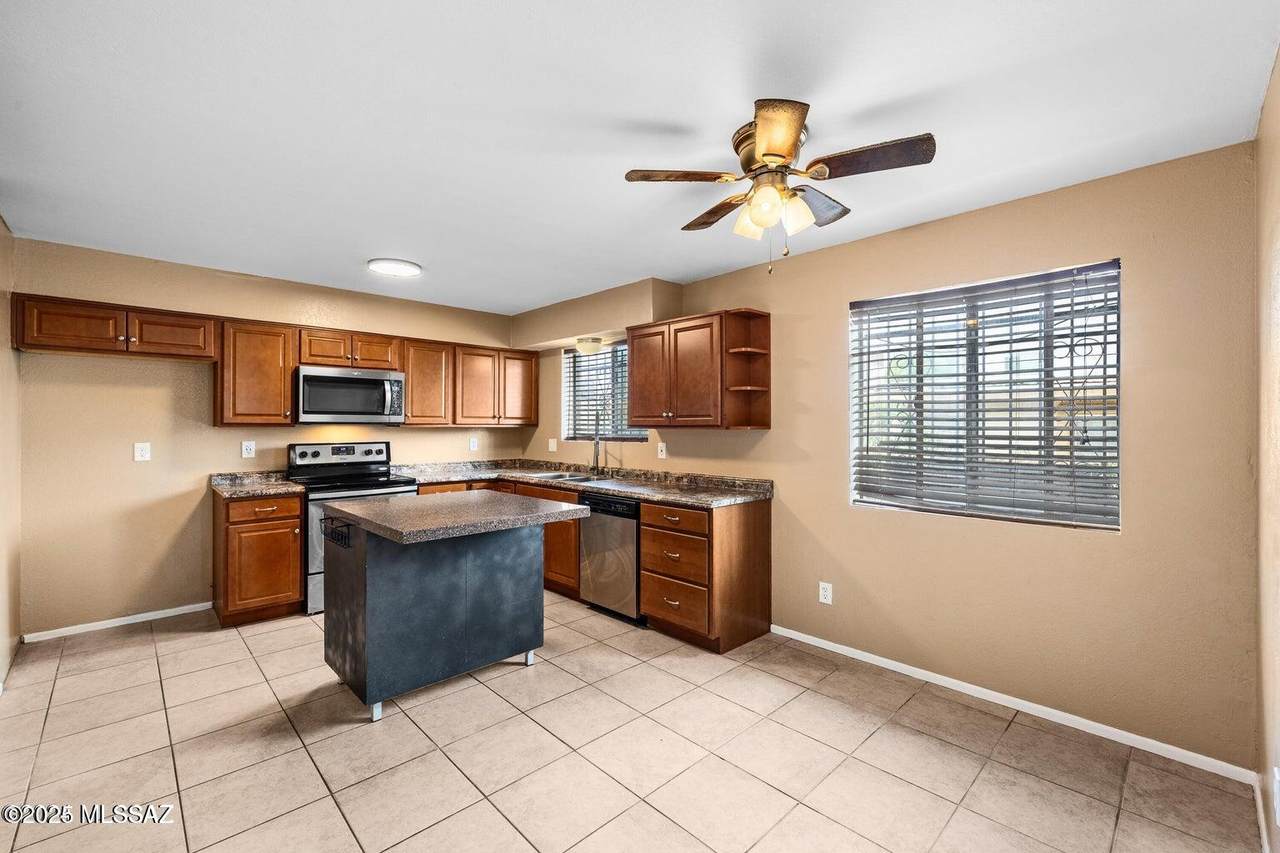 707 41st Street - Photo 1