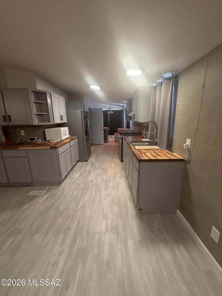15770 Oracle Road - Photo 1
