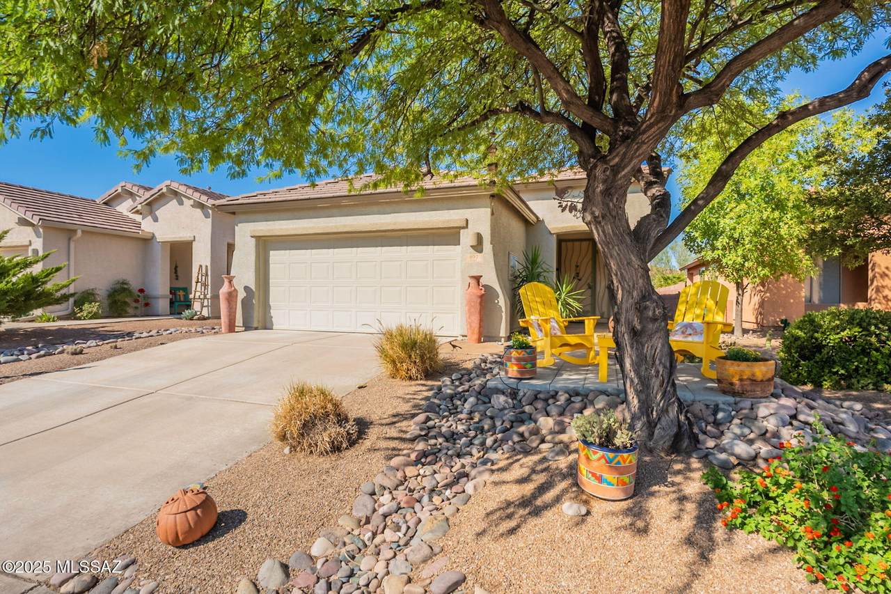 897 Delacroix Drive - Photo 1