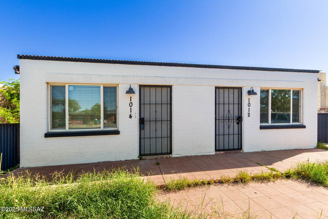 1014 Grande Avenue - Photo 1