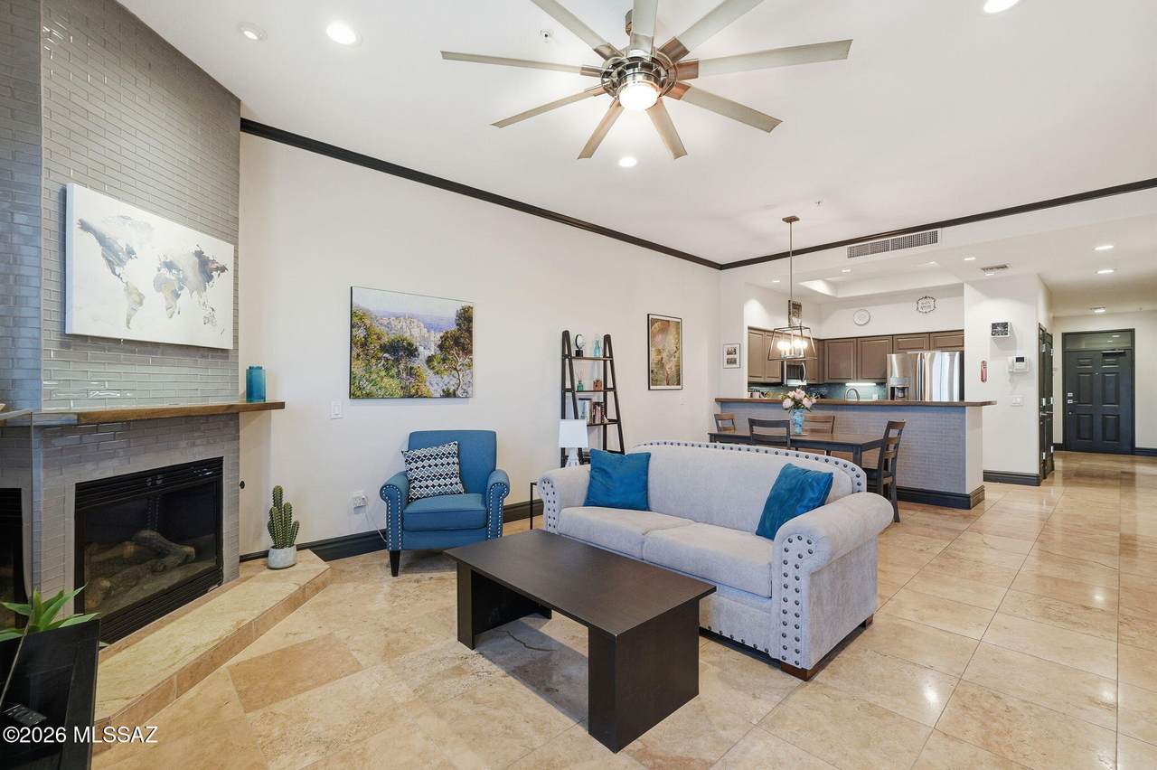 446 Campbell Avenue - Photo 1